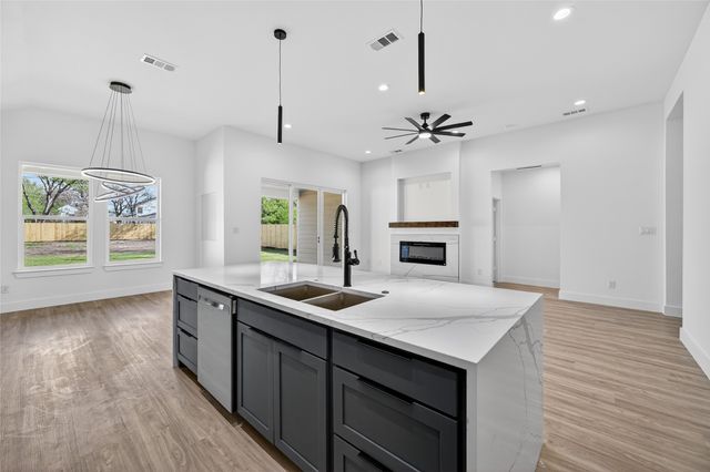 1930 Houston Street, Grand Prairie, TX 75050