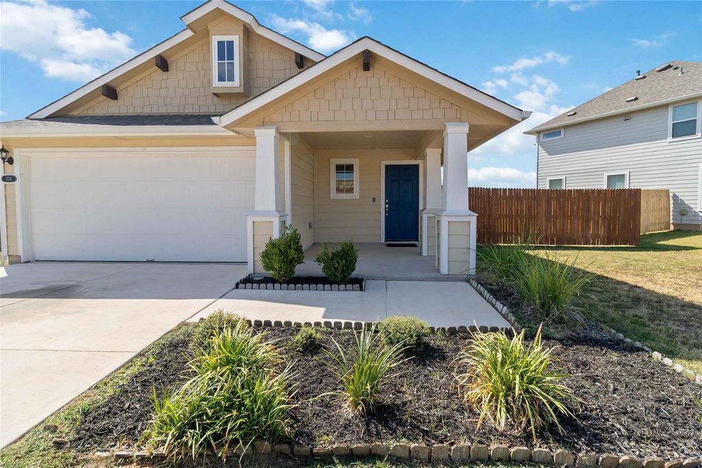 236 Trailside LN, Bastrop, TX 78602