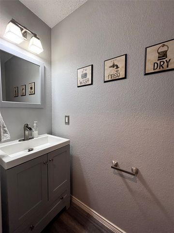 700 Hummingbird Trail, Saginaw, TX 76131