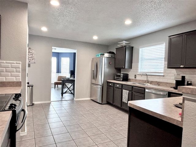 700 Hummingbird Trail, Saginaw, TX 76131