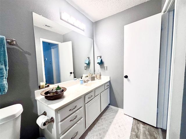 700 Hummingbird Trail, Saginaw, TX 76131