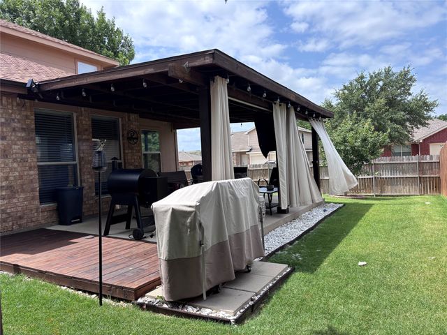 700 Hummingbird Trail, Saginaw, TX 76131