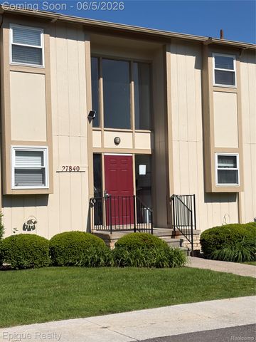 27840 Berrywood Lane 14, Farmington Hills, MI 48334