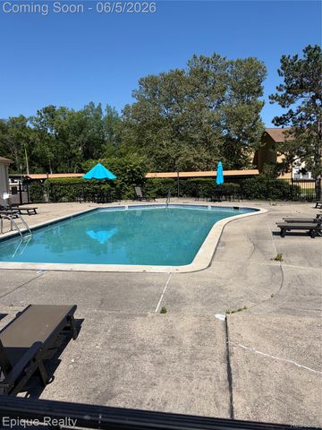 27840 Berrywood Lane 14, Farmington Hills, MI 48334