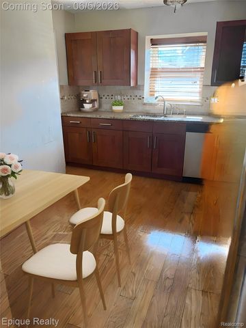 27840 Berrywood Lane 14, Farmington Hills, MI 48334