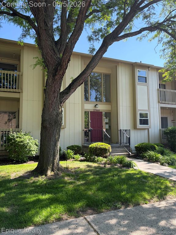27840 Berrywood Lane 14, Farmington Hills, MI 48334