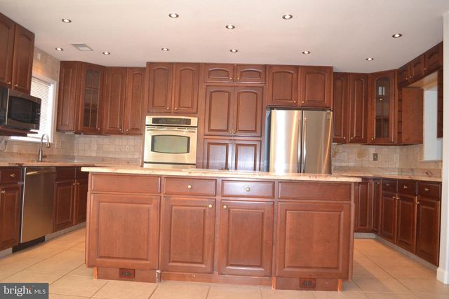 3947 VALLEY RIDGE DR, Fairfax, VA 22033