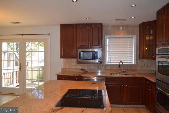 3947 VALLEY RIDGE DR, Fairfax, VA 22033