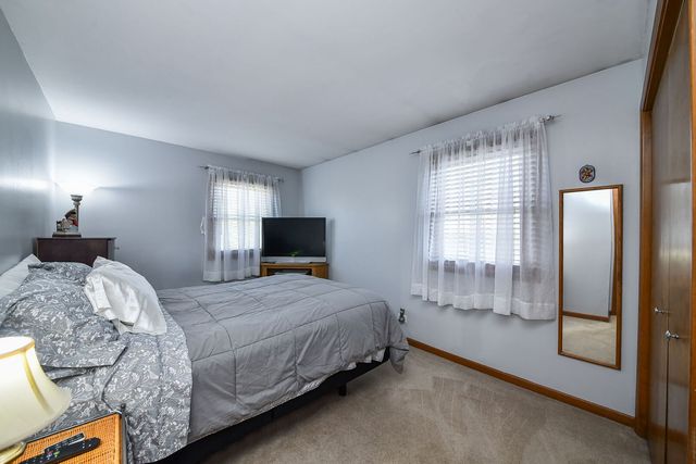 2268 Salisbury Drive, Naperville, IL 60565