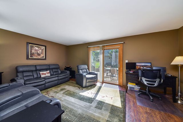 2268 Salisbury Drive, Naperville, IL 60565