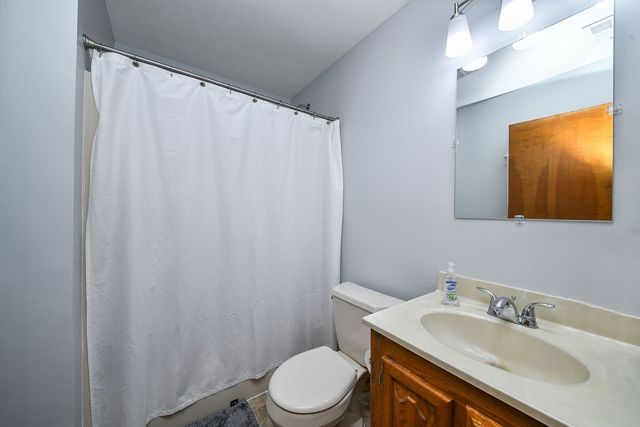 2268 Salisbury Drive, Naperville, IL 60565