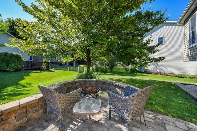 2268 Salisbury Drive, Naperville, IL 60565
