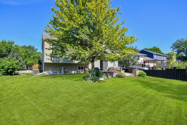 2268 Salisbury Drive, Naperville, IL 60565