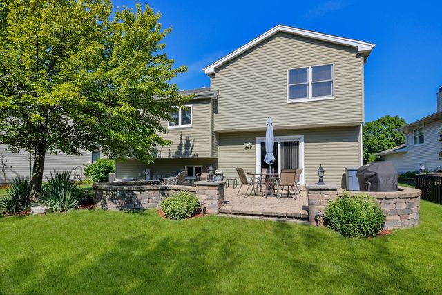 2268 Salisbury Drive, Naperville, IL 60565