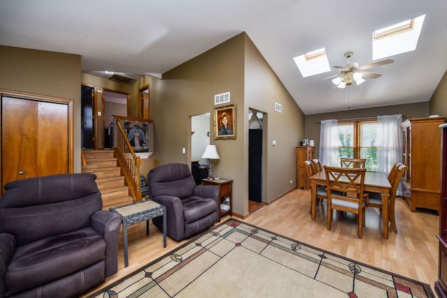 2268 Salisbury Drive, Naperville, IL 60565
