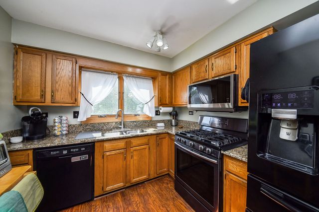 2268 Salisbury Drive, Naperville, IL 60565