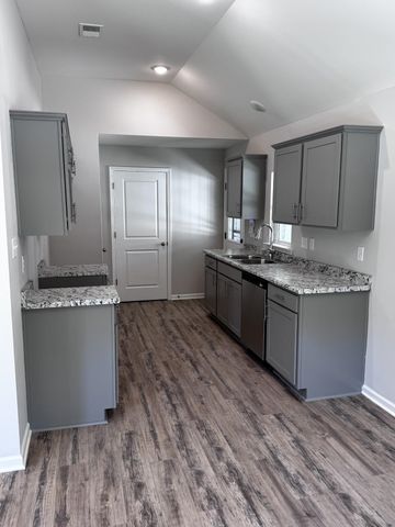 5249 ZODIAC RD, Memphis, TN 38118