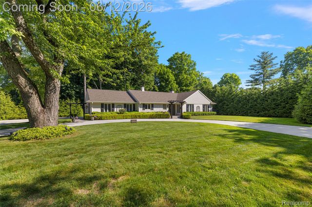 1276 Hillside Drive, Birmingham, MI 48009