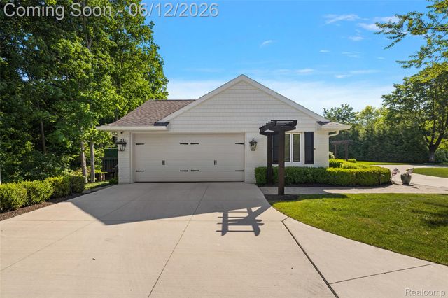 1276 Hillside Drive, Birmingham, MI 48009