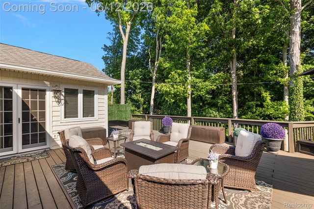 1276 Hillside Drive, Birmingham, MI 48009