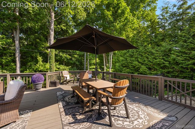 1276 Hillside Drive, Birmingham, MI 48009