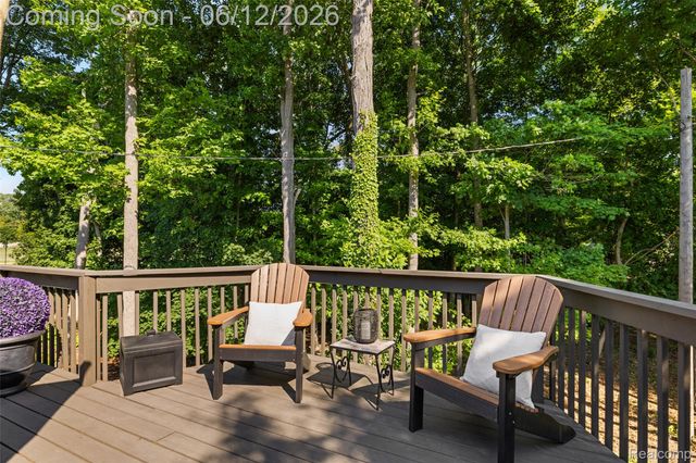 1276 Hillside Drive, Birmingham, MI 48009