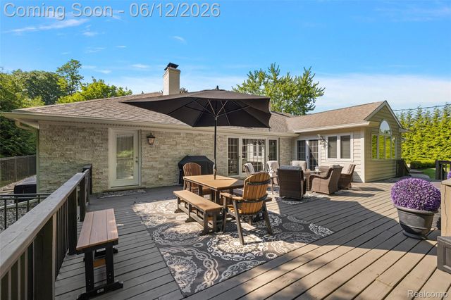 1276 Hillside Drive, Birmingham, MI 48009