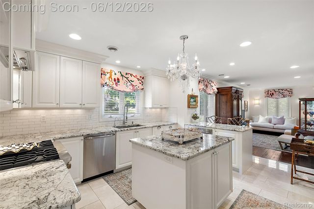 1276 Hillside Drive, Birmingham, MI 48009