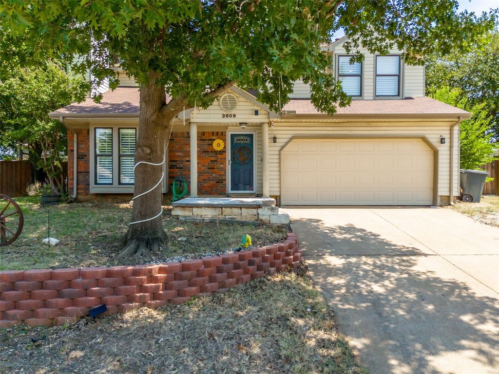 2609 Fountainview Drive, Corinth, TX 76210