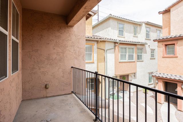 2032 N 78th Glen, Phoenix, AZ 85035