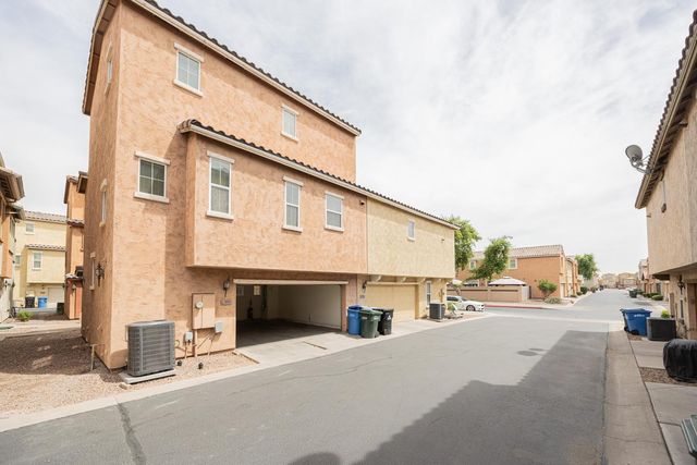 2032 N 78th Glen, Phoenix, AZ 85035