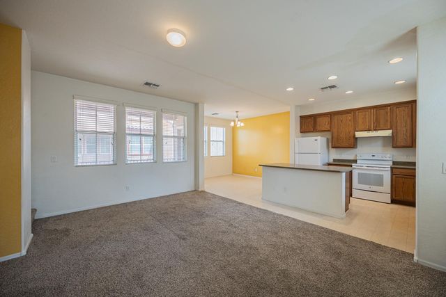 2032 N 78th Glen, Phoenix, AZ 85035