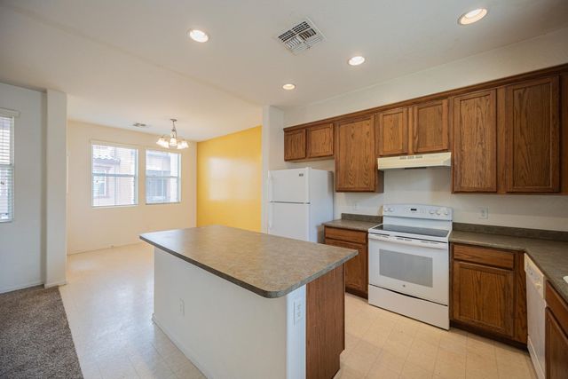 2032 N 78th Glen, Phoenix, AZ 85035