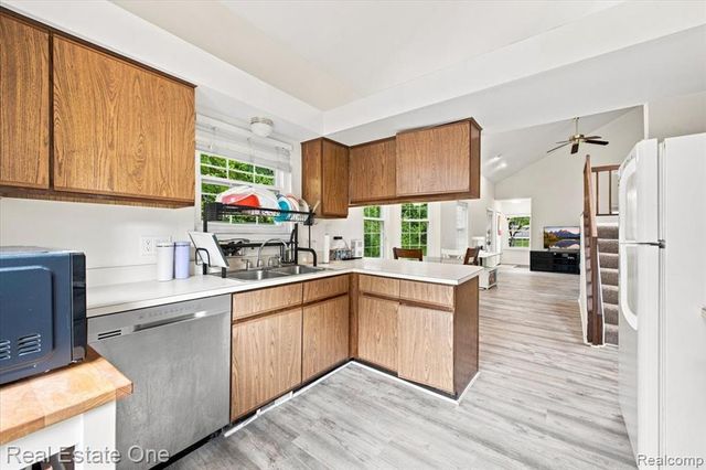 6622 Fieldstone Court, West Bloomfield, MI 48322