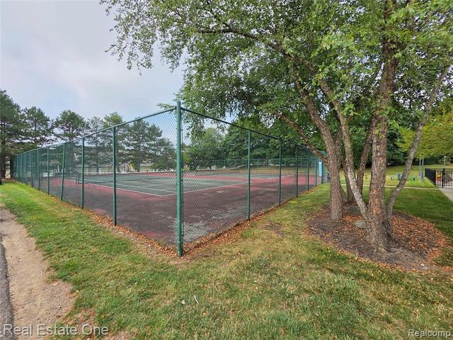 6622 Fieldstone Court, West Bloomfield, MI 48322