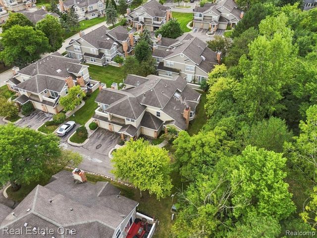 6622 Fieldstone Court, West Bloomfield, MI 48322