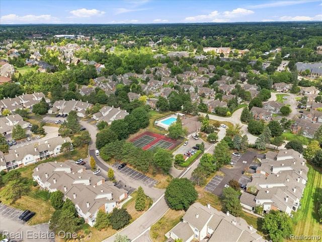 6622 Fieldstone Court, West Bloomfield, MI 48322