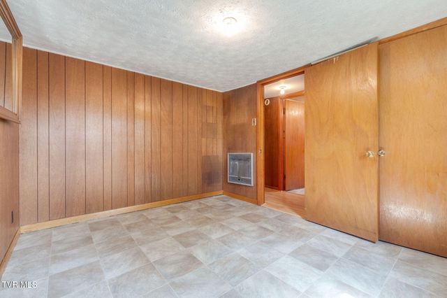 222 Smith Hollow Road, Church Hill, TN 37642