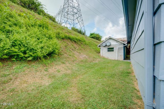 222 Smith Hollow Road, Church Hill, TN 37642