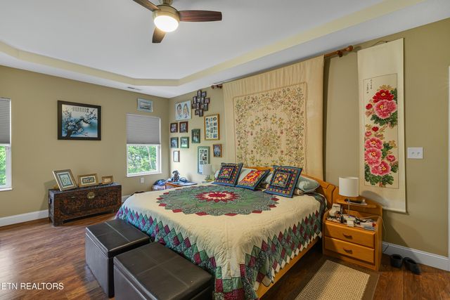2027 Glacier Ave, Sevierville, TN 37862