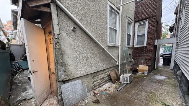 8A Brighton 10th Court, Brooklyn, NY 11223