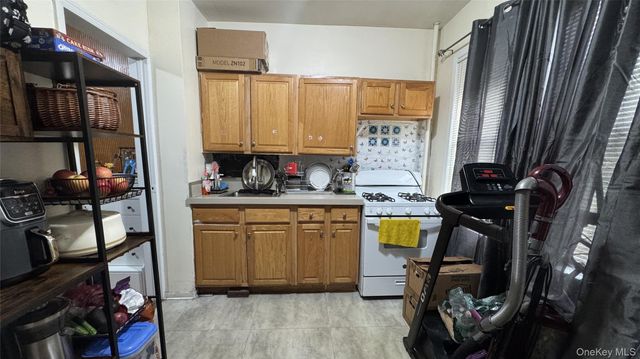 8A Brighton 10th Court, Brooklyn, NY 11223