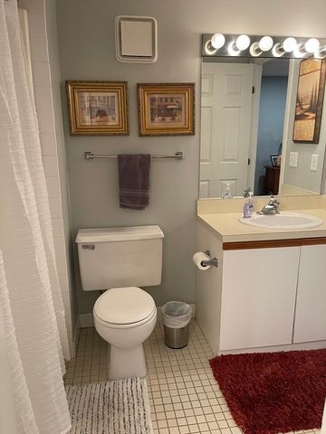 100 Ledgewood Dr 410, Stoneham, MA 02180