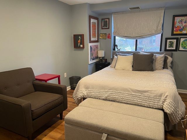 100 Ledgewood Dr 410, Stoneham, MA 02180