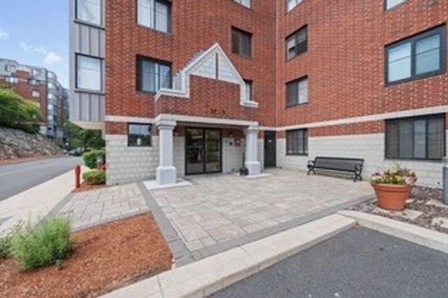 100 Ledgewood Dr 410, Stoneham, MA 02180