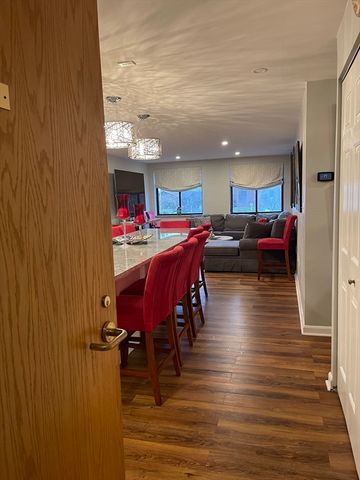 100 Ledgewood Dr 410, Stoneham, MA 02180