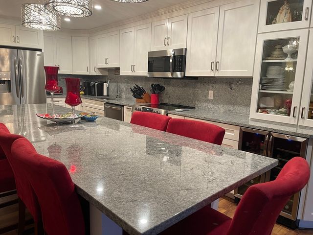 100 Ledgewood Dr 410, Stoneham, MA 02180