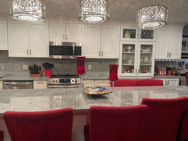 100 Ledgewood Dr 410, Stoneham, MA 02180