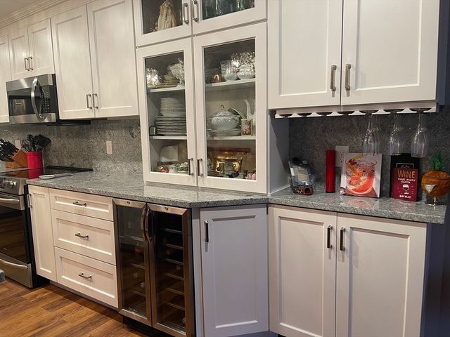 100 Ledgewood Dr 410, Stoneham, MA 02180