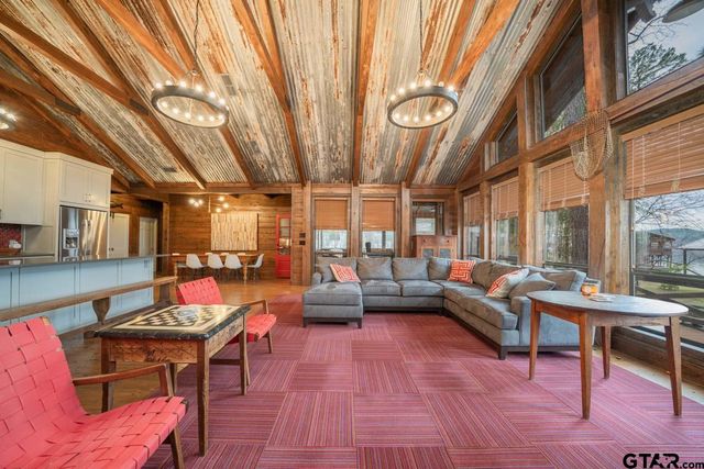 618 Cypress Creek Drive, Mt Vernon, TX 75457